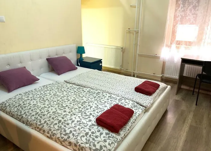 Aldi Astoria Apartment